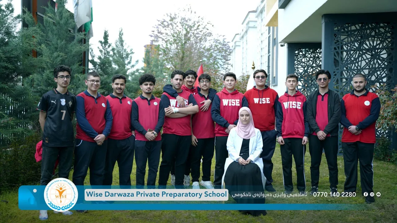 پەیامی وەفاداری: مەراسیمی ڕێزلێنانی خوێندکاران بۆ ستافی ئیدارە و مامۆستایان.